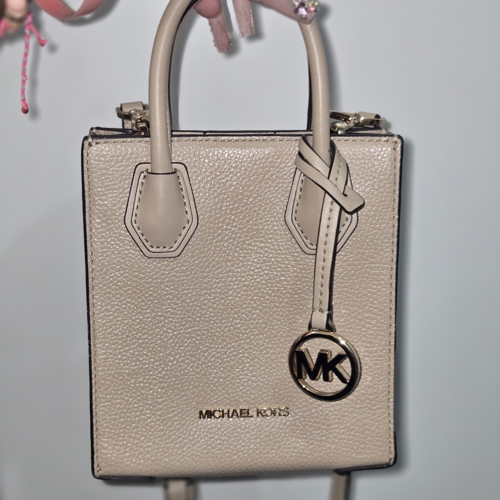 Extra small mercer Micheal kors bag